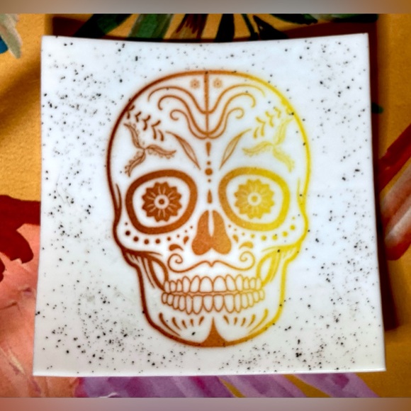 Studio Art Glass Hand Blown Sugar Skull Day of the Dead Hand Blown Glass Dish - Picture 3 of 10